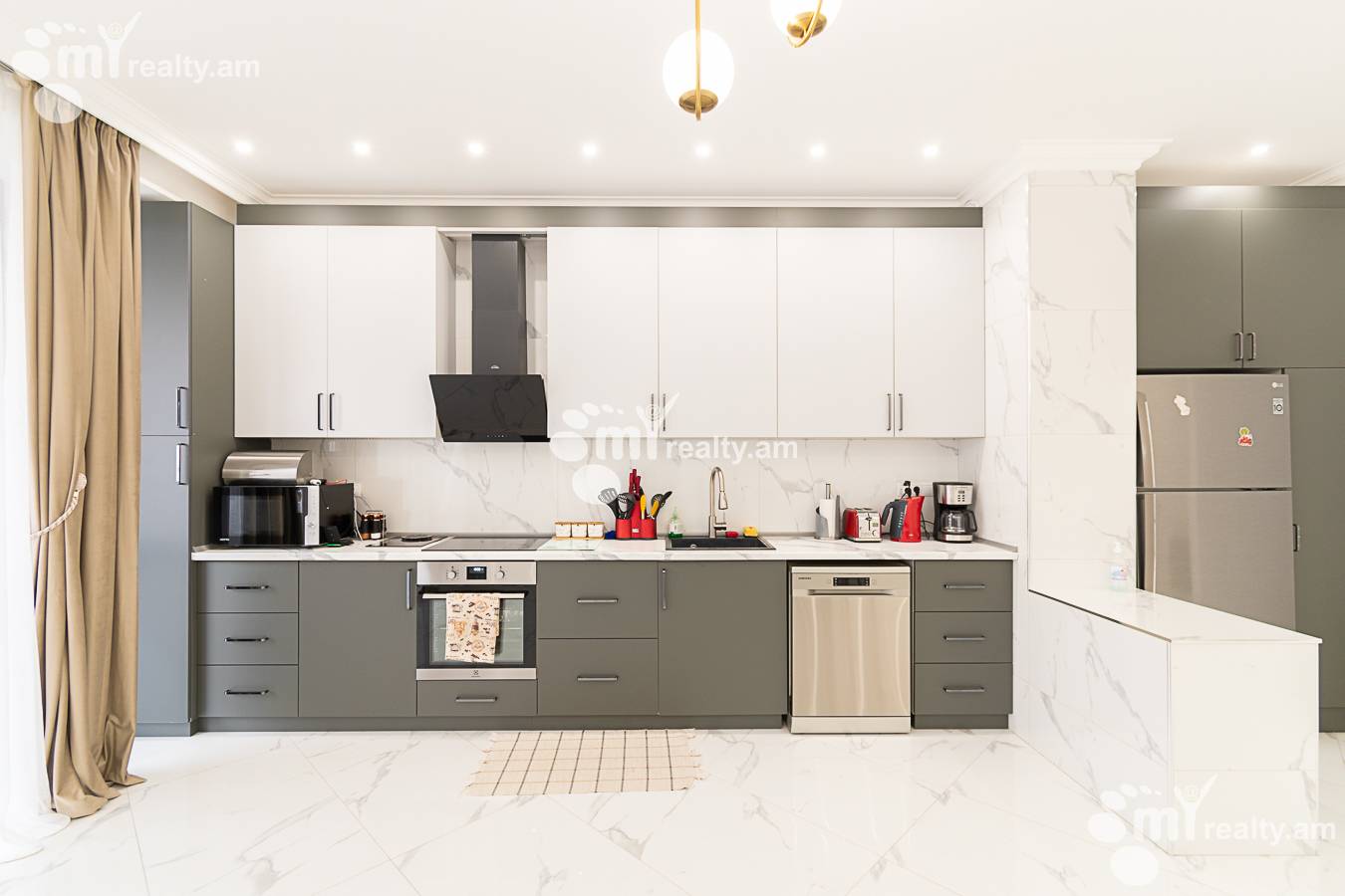 Купить 5 комнатную квартиру Сасна Црер ул., Давташен Ереван, 143122