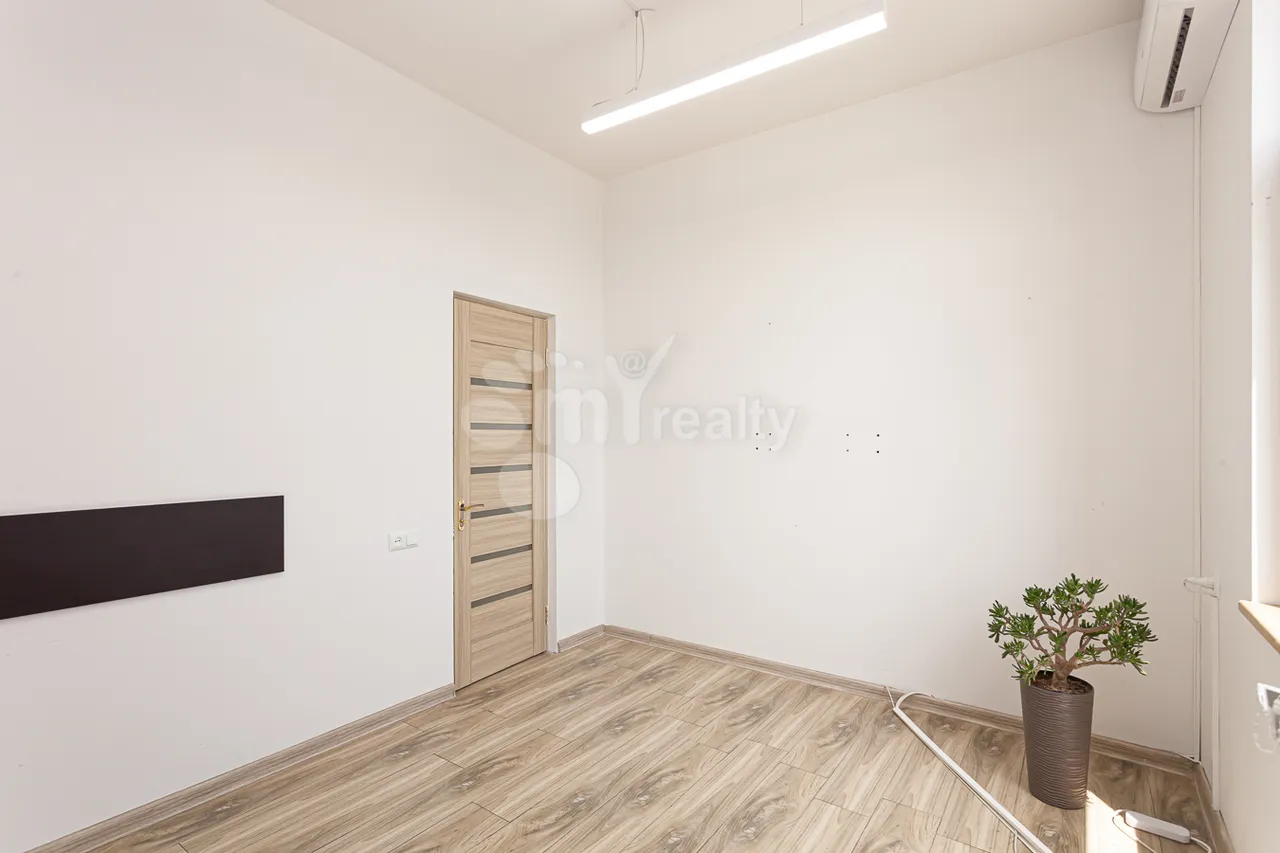 Commercial property for rent V.Papazyan St, Arabkir Yerevan, 160453
