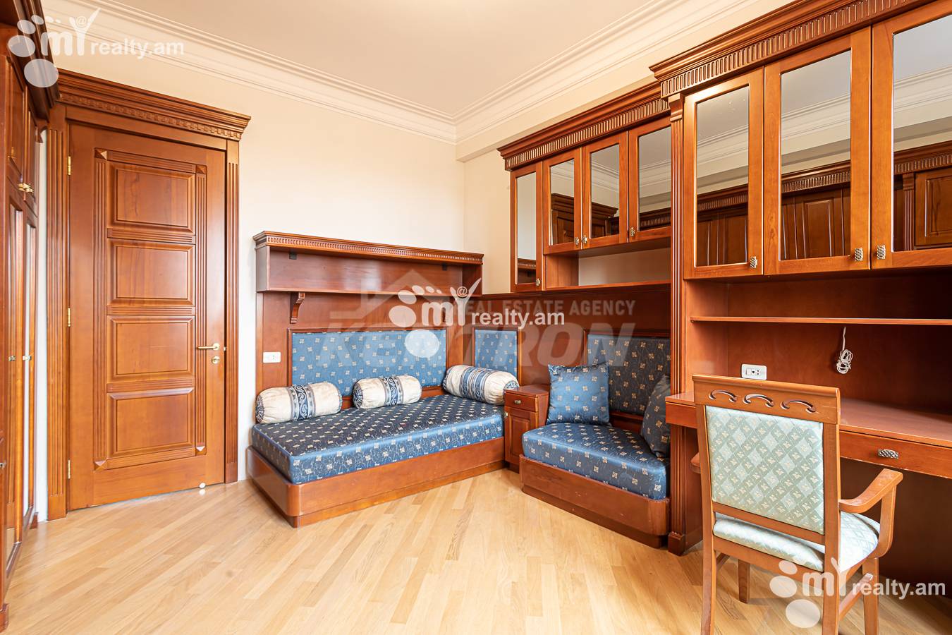 3 bedroom apartment for sale خیابان واردانانتس, مرکز شهر ایروان, 156881