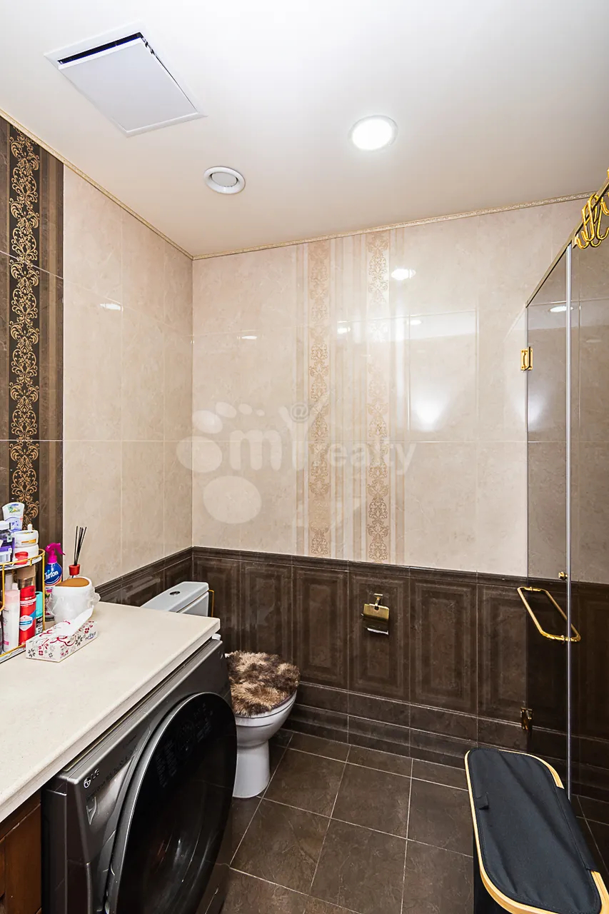 3 bedroom apartment for rent rue d'Amiryan, Center Yerevan, 161369