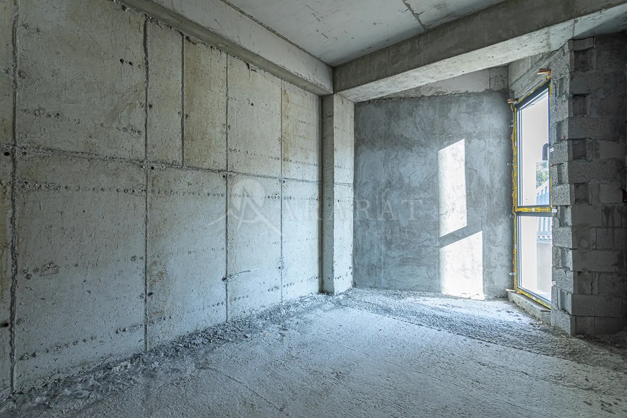 4 սենյականոց բնակարան  Լեոի փող, Կենտրոն Երևան, 157439