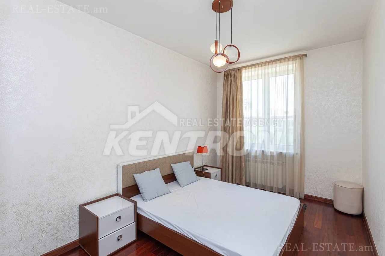3 bedroom apartment for rent Tamanyan St, Center Yerevan, 158975