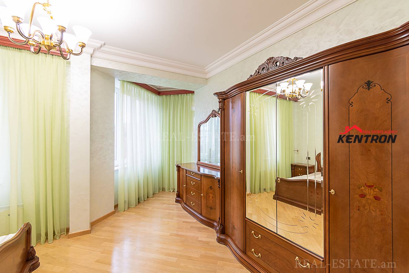4 bedroom apartment for sale Abovyan St, Center Yerevan, 130137