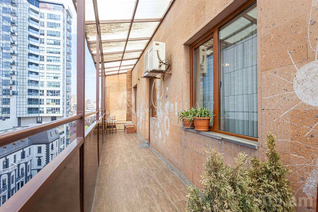 3 սենյականոց բնակարան  Պուշկինի փող, Կենտրոն Երևան, 147415