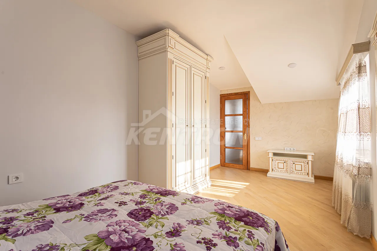 5 bedroom apartment for rent Spendiaryan St, Center Yerevan, 158571