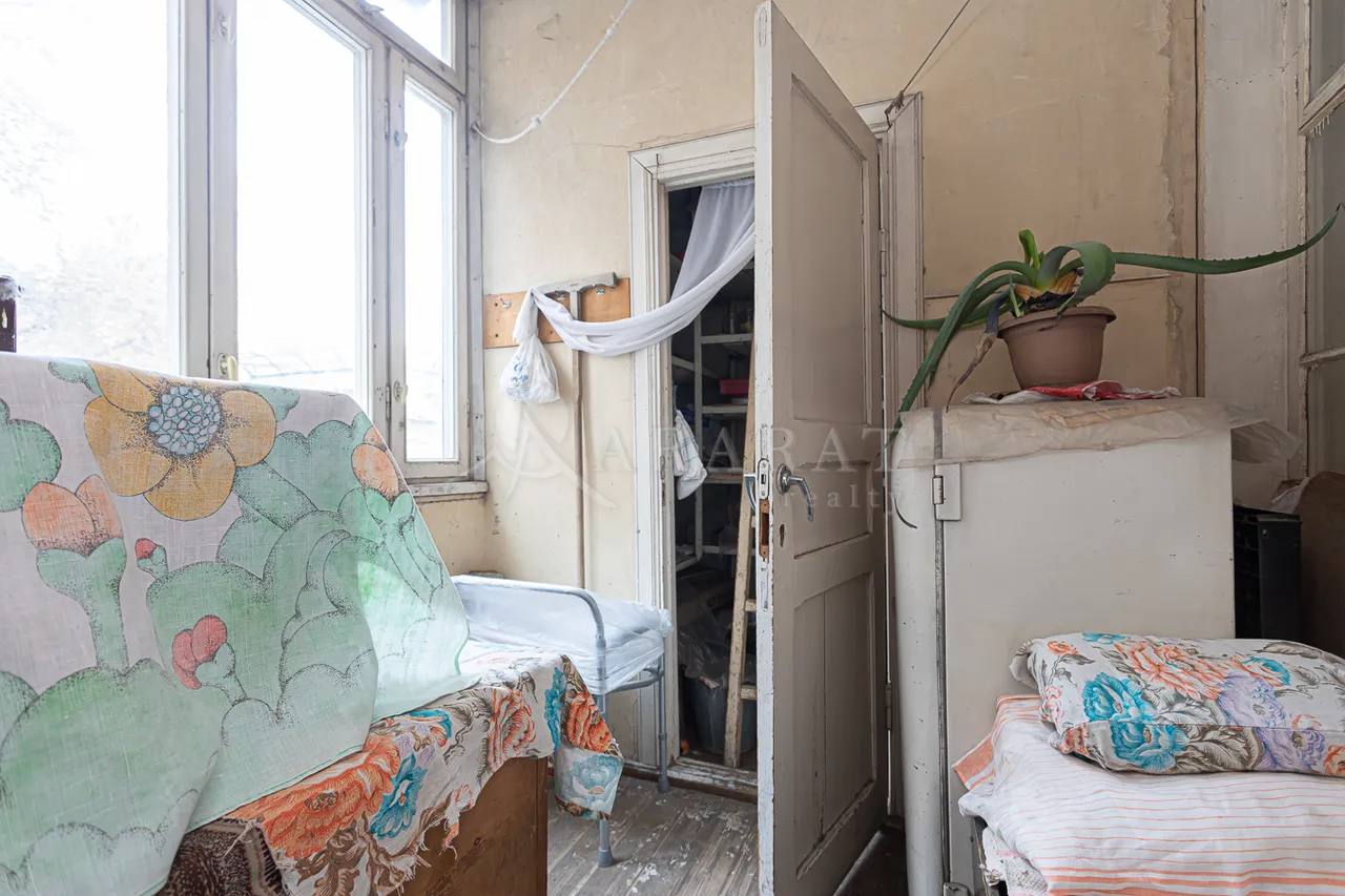 3 bedroom apartment for sale Khanjyan St, Center Yerevan, 157734