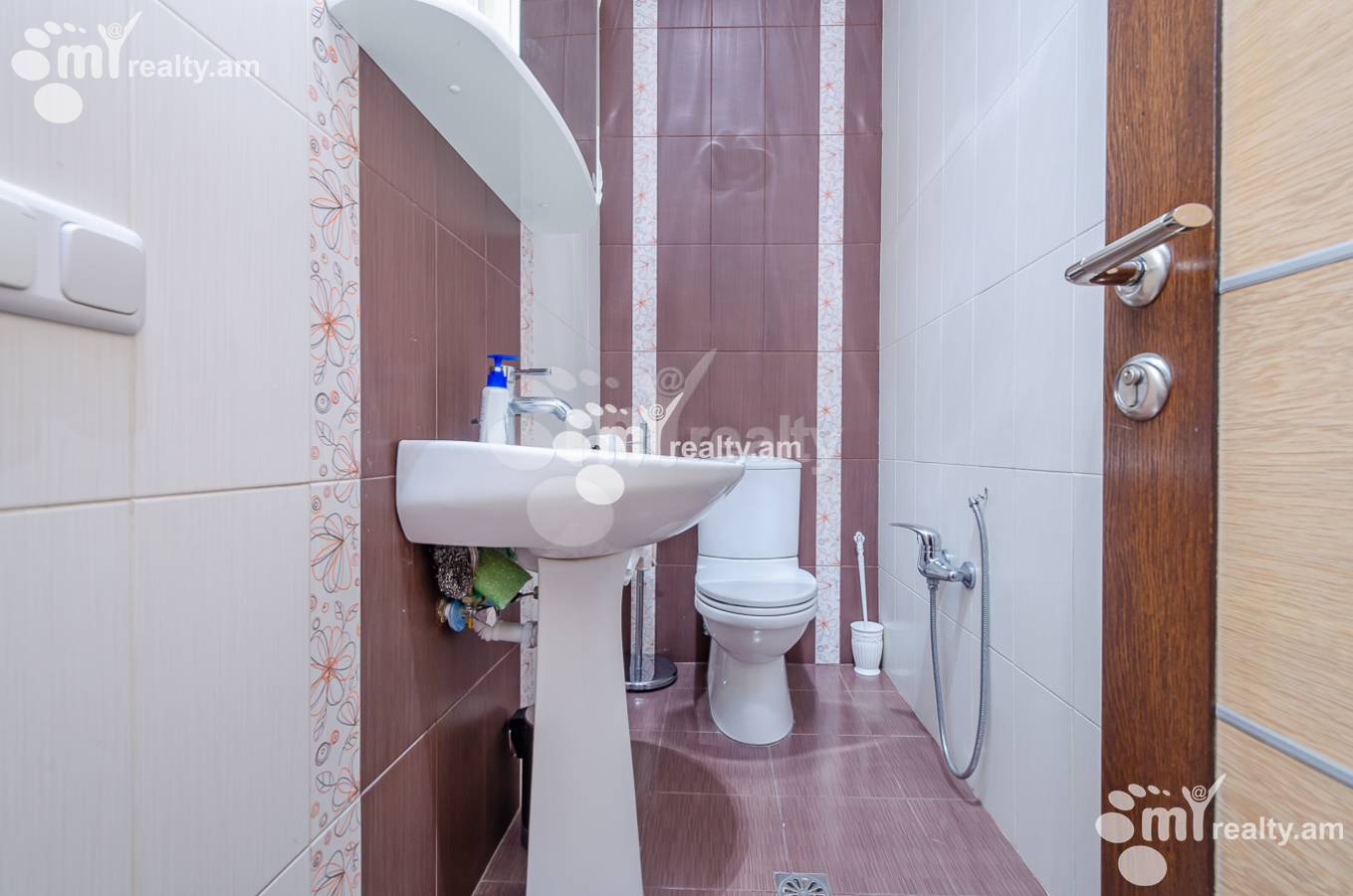 4 սենյականոց բնակարան  Կոմիտասի պող, Արաբկիր Երևան, 153021