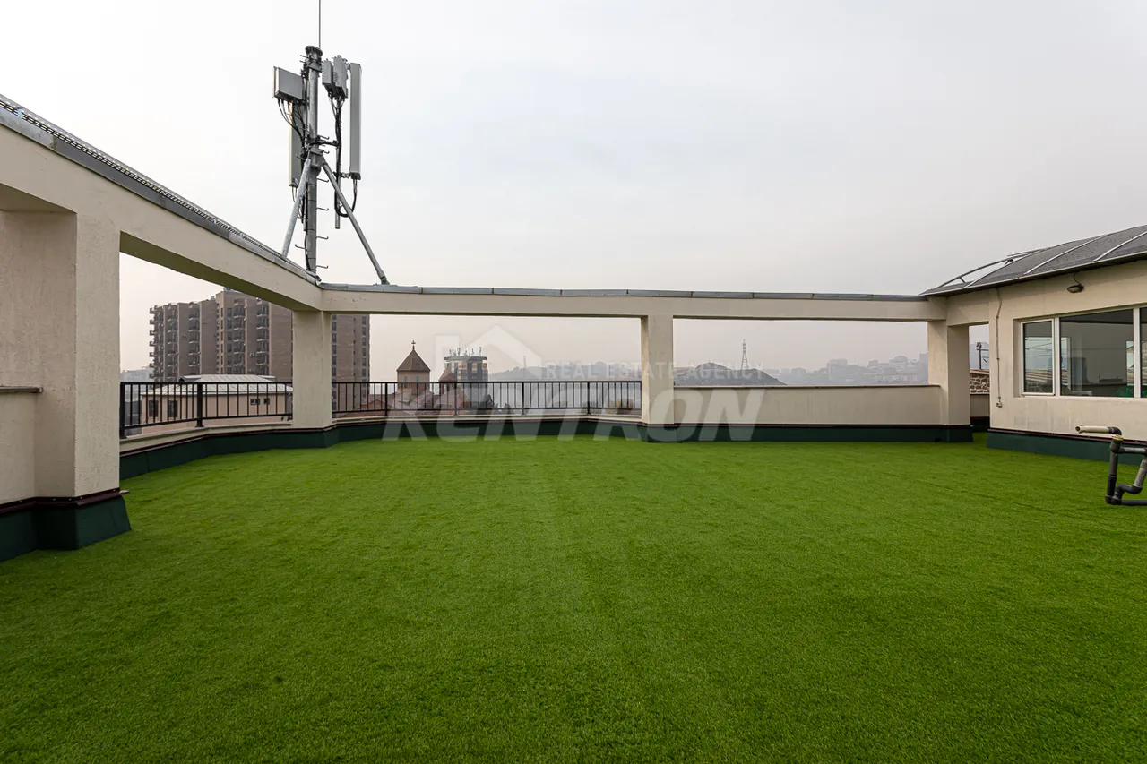 4 bedroom apartment for sale Frik St, Center Yerevan, 157945