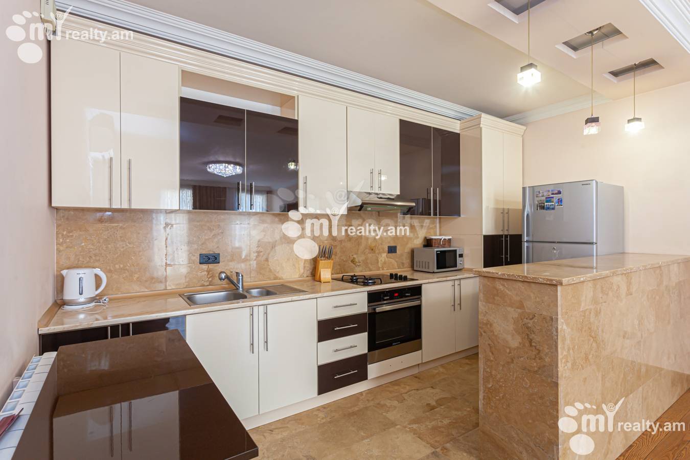 3 bedroom apartment for rent Vazgen Sargsyan St, Center Yerevan, 151912