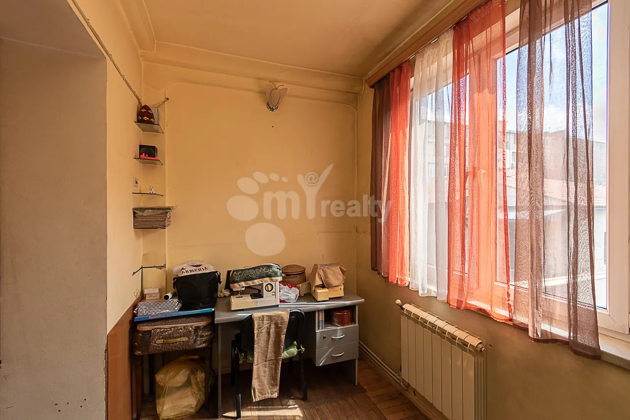 3 bedroom apartment for sale خیابان واهر. پاپازیان, عربگیر ایروان, 158561