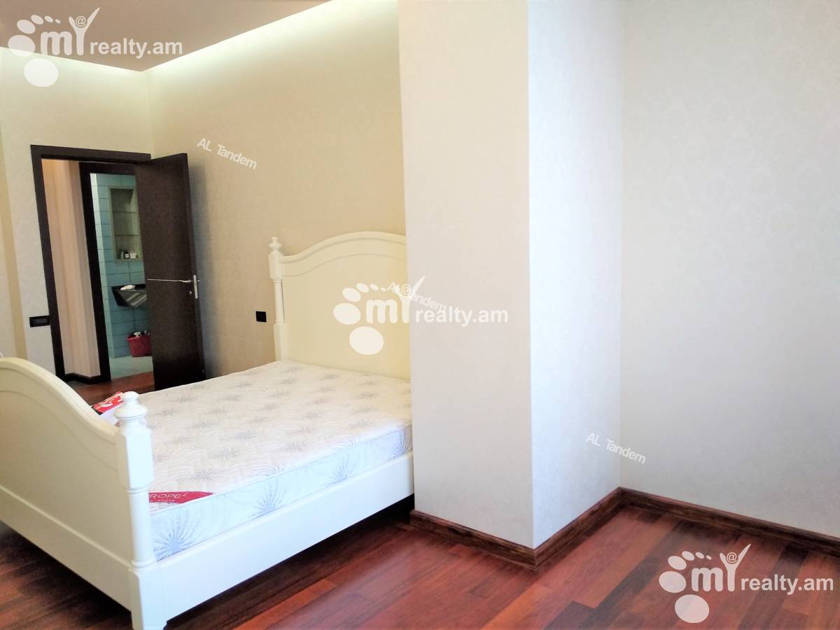 3 bedroom apartment for rent Vardanants St, Center Yerevan, 125911