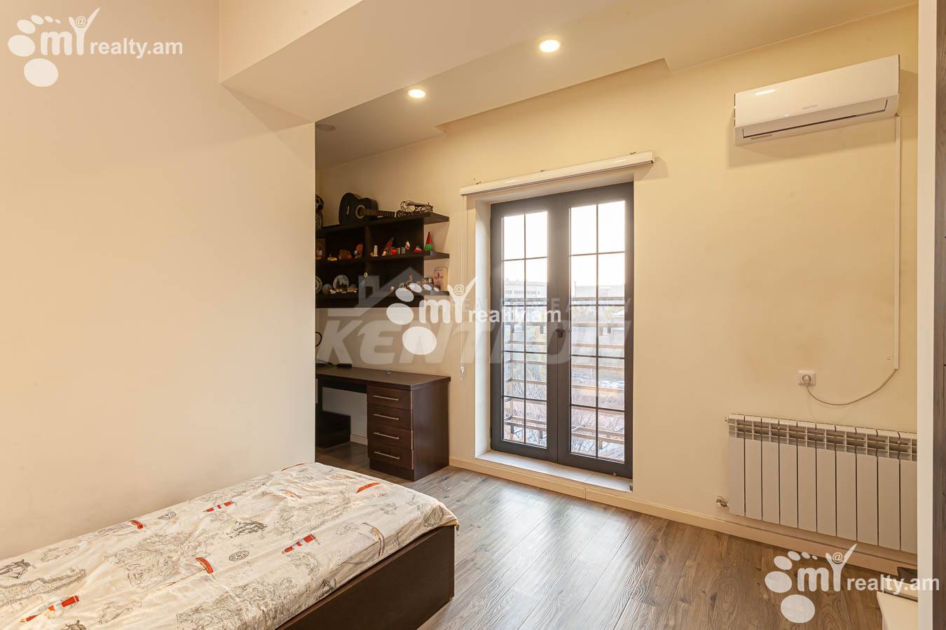 4 սենյականոց բնակարան  Լեռ. Կամսարի փող, Կենտրոն Երևան, 153801