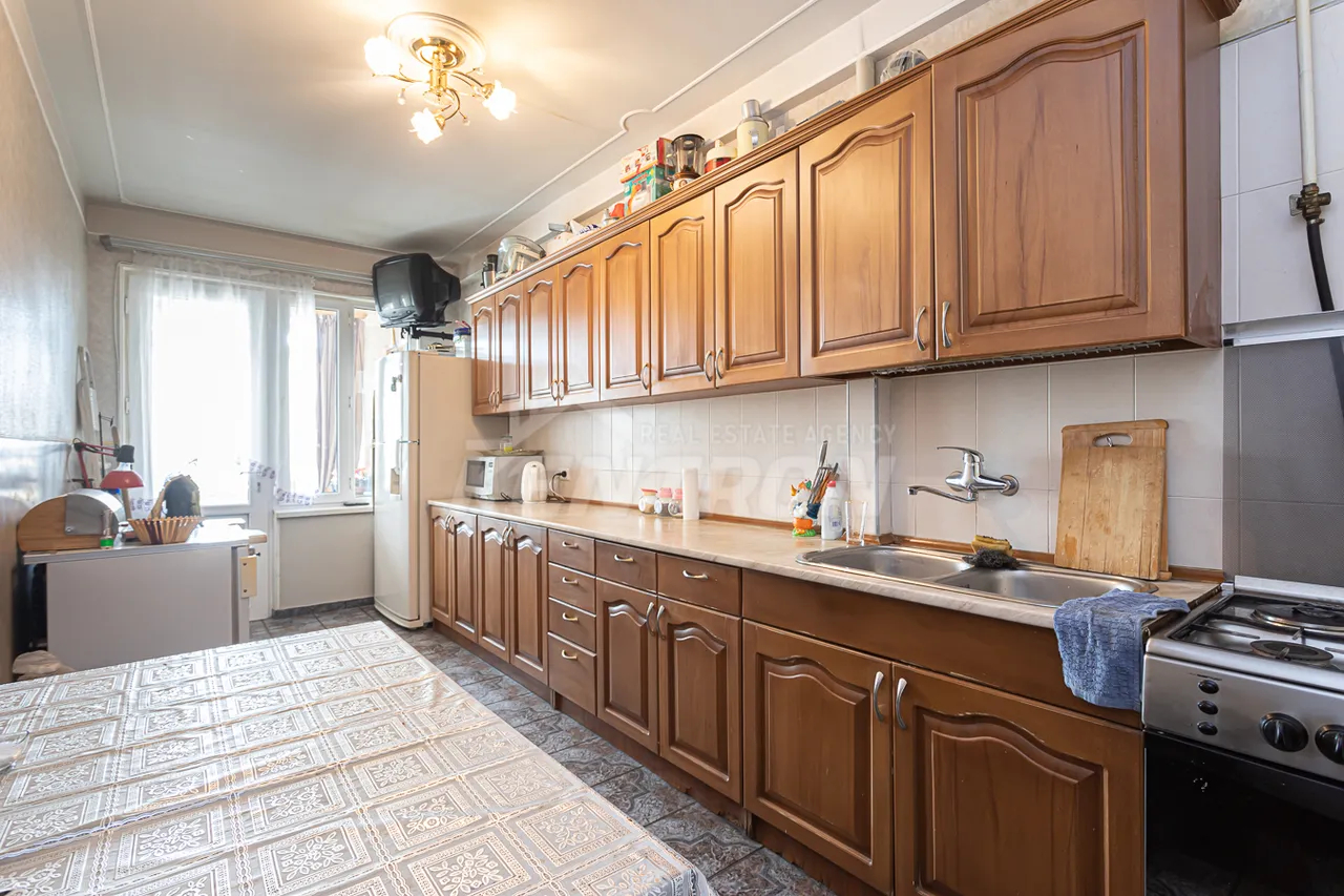 3 bedroom apartment for sale خیابان واهر. پاپازیان, عربگیر ایروان, 157435