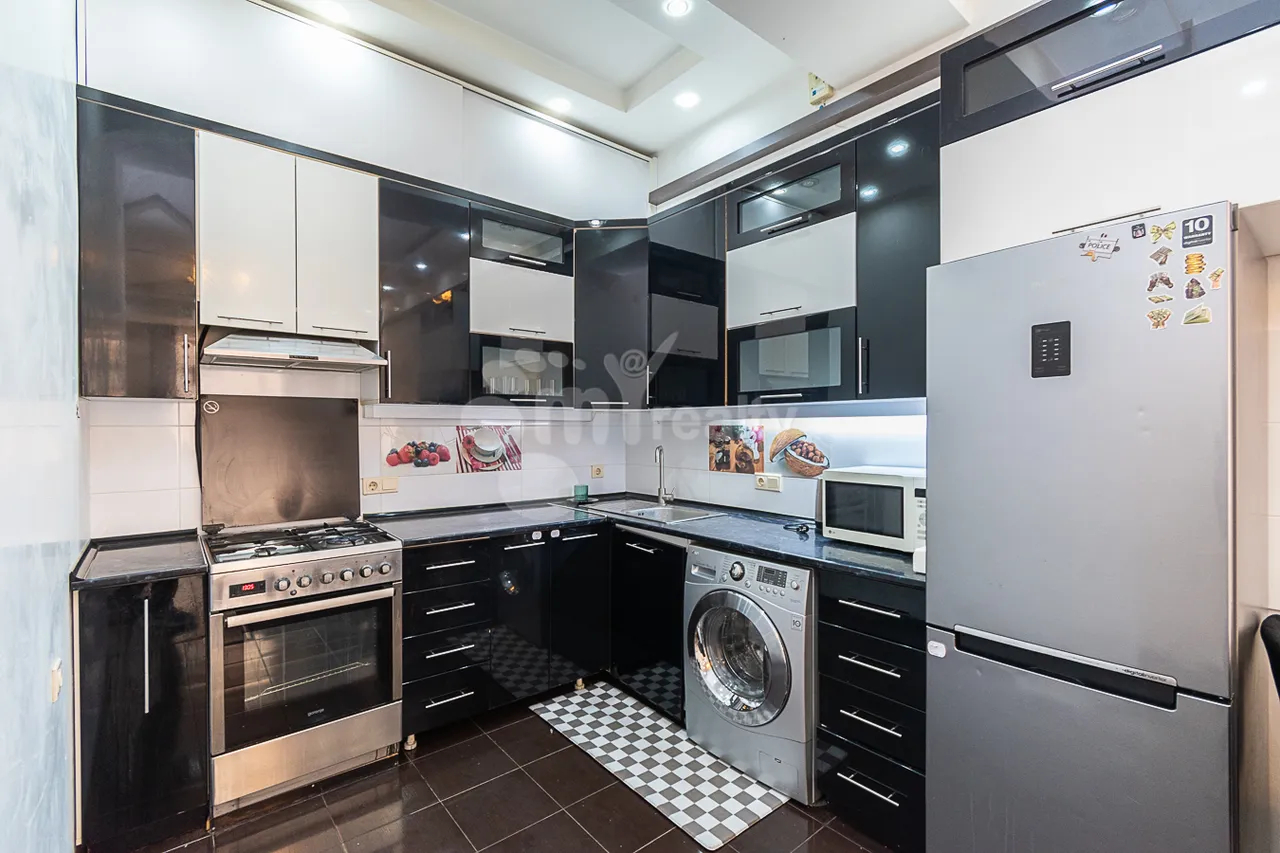 2 bedroom apartment for rent Aram St, Center Yerevan, 159656