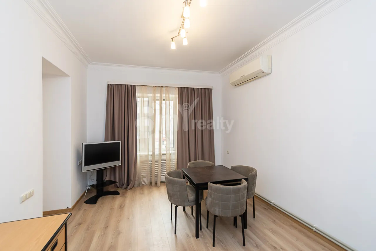 4 bedroom apartment for rent V.Vagharshyan St, Arabkir Yerevan, 160166