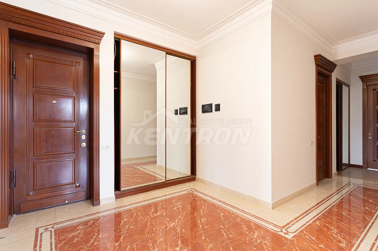 3 bedroom apartment for sale Vardanants St, Center Yerevan, 157553