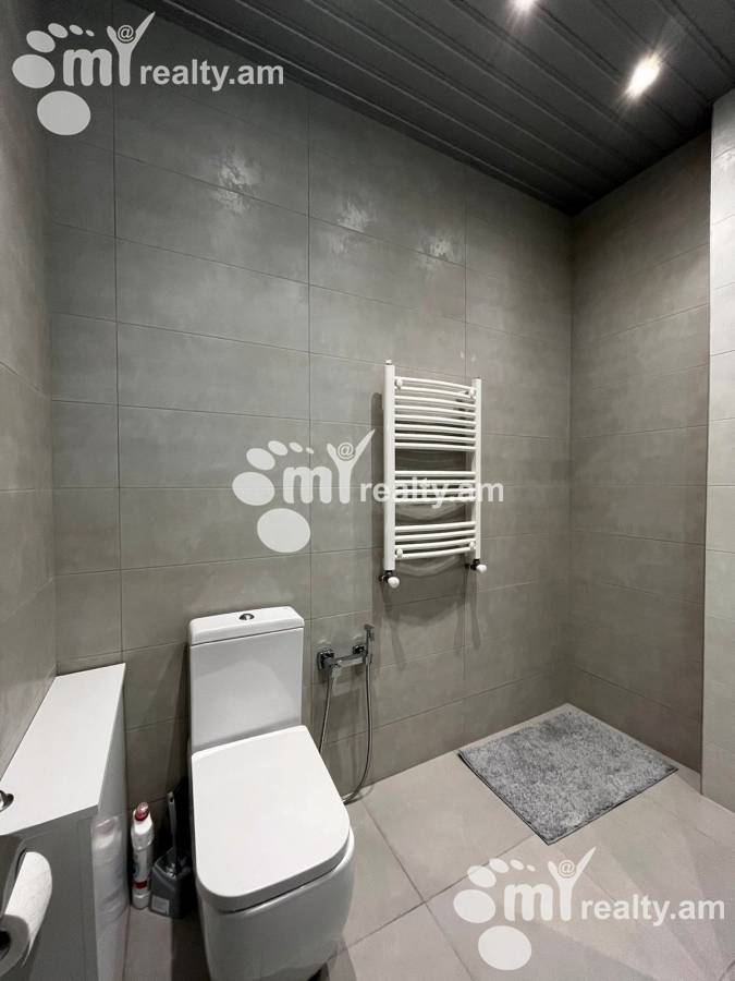 4 bedroom apartment for sale خیابان آزاتوتیان, عربگیر ایروان, 158123