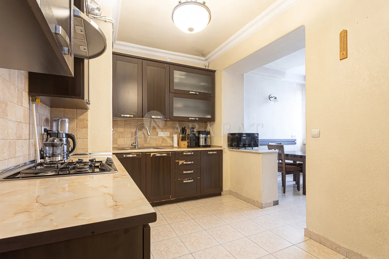 5 bedroom apartment for sale خیابان هر. کوچار, عربگیر ایروان, 161882