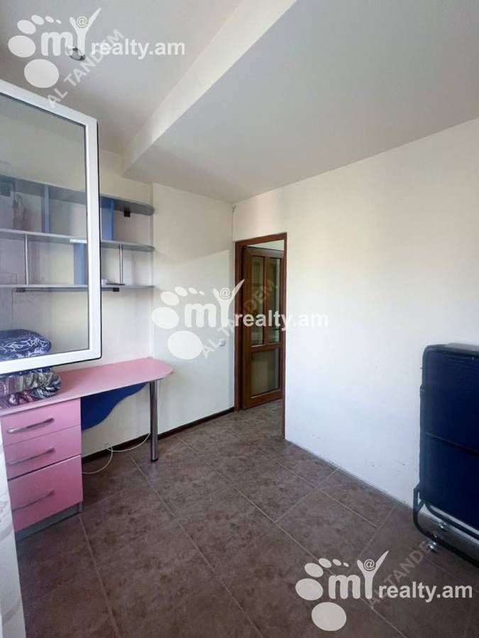 3 սենյականոց բնակարան  Բաղրամյան պող(Կենտրոն), Կենտրոն Երևան, 134100