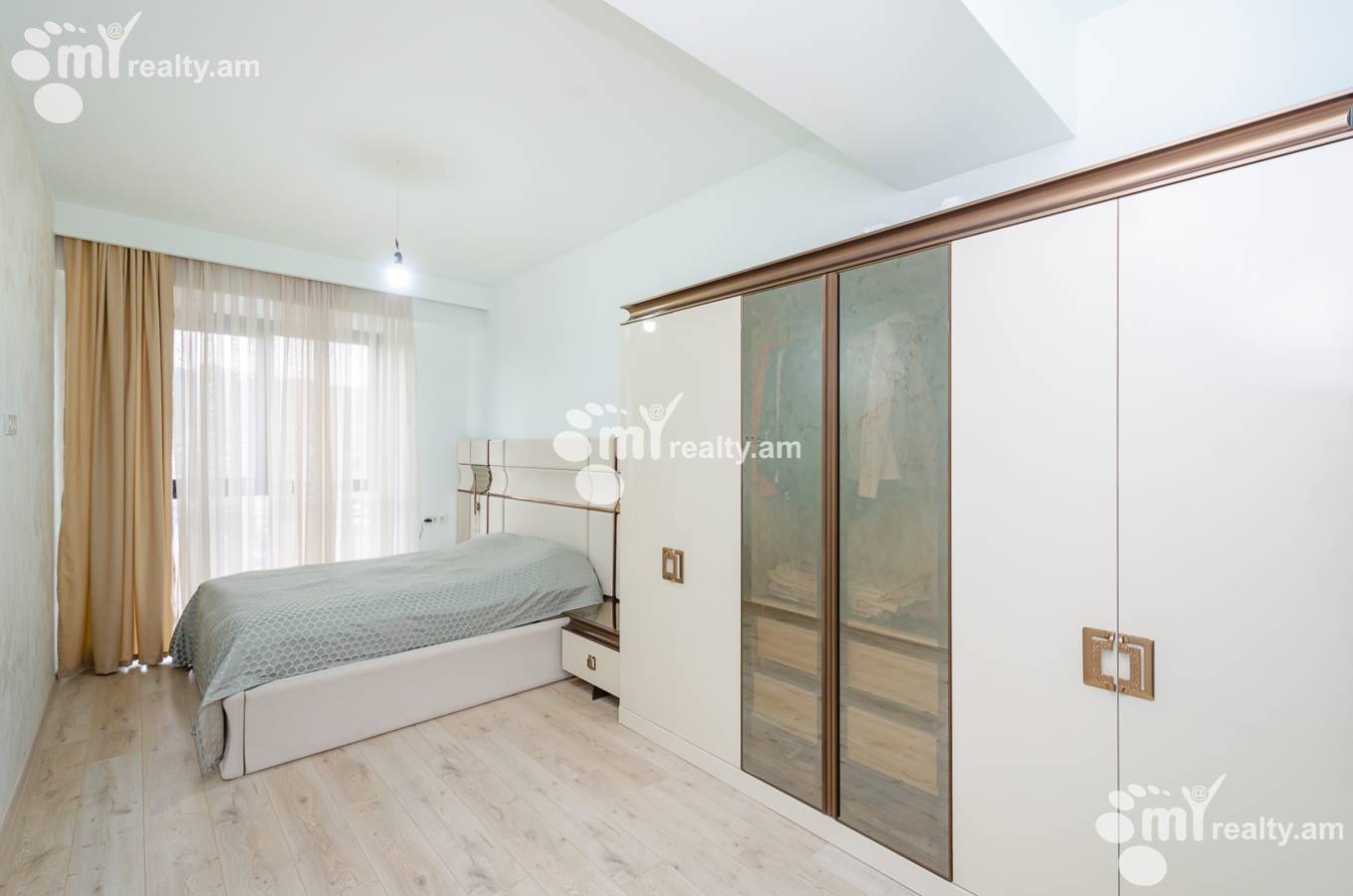 3 bedroom apartment for sale Rostom St, Center Yerevan, 143353