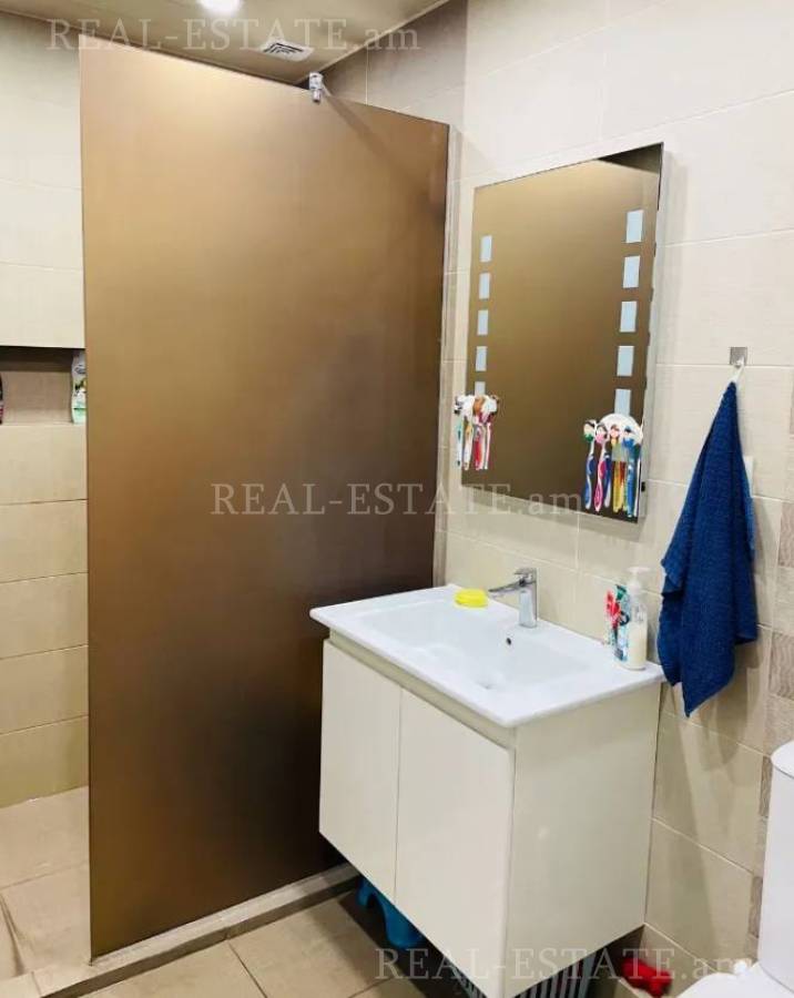 3 bedroom apartment for sale Fuchik St, Ajapnyak Yerevan, 130450