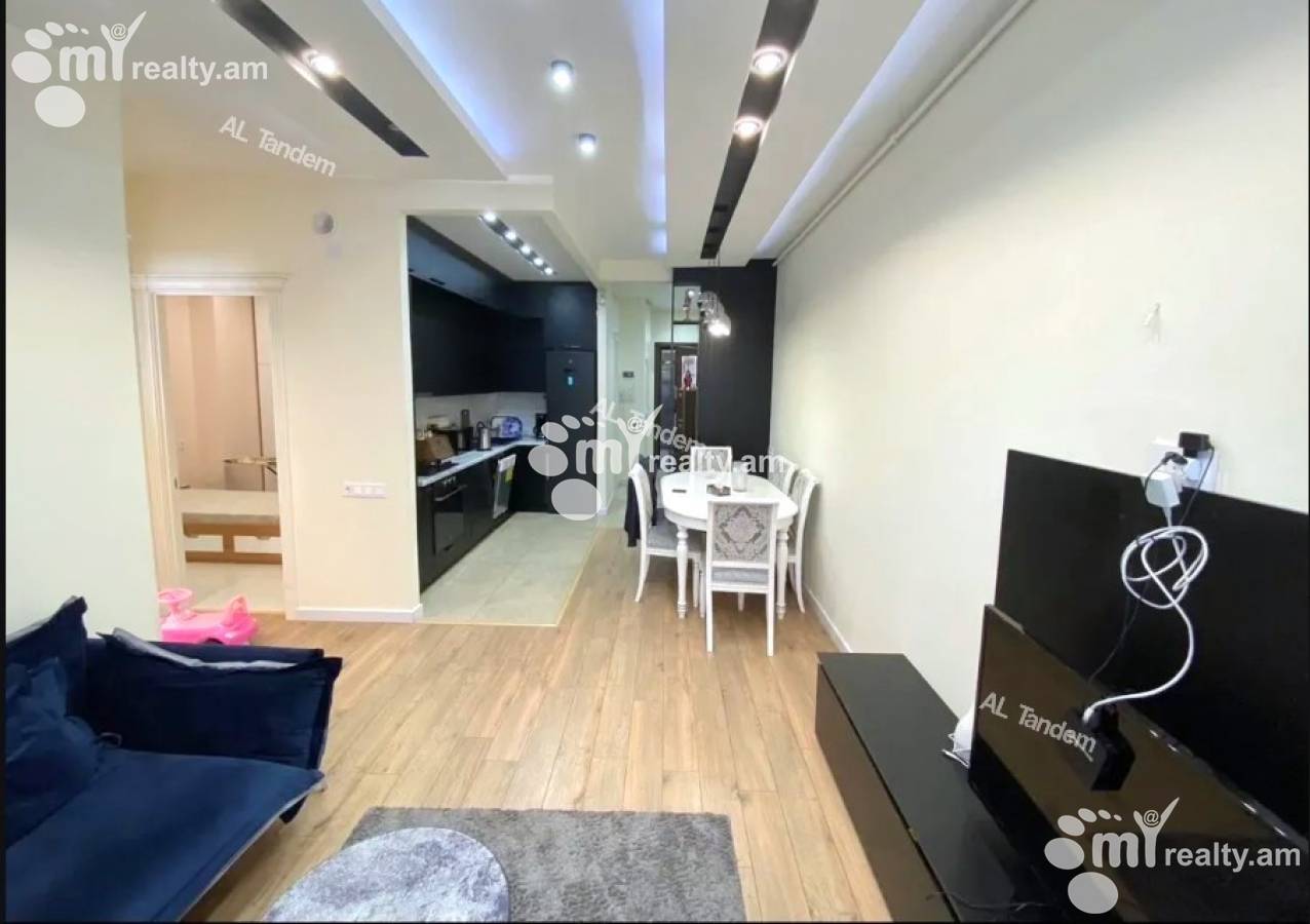 3 bedroom apartment for sale خیابان گِریبودوف, عربگیر ایروان, 143539