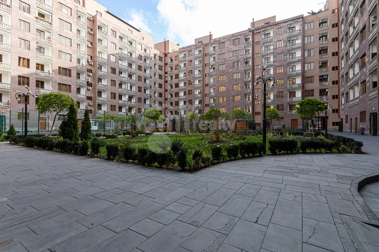 2 սենյականոց բնակարան  Ադոնց փող, Արաբկիր Երևան, 158286