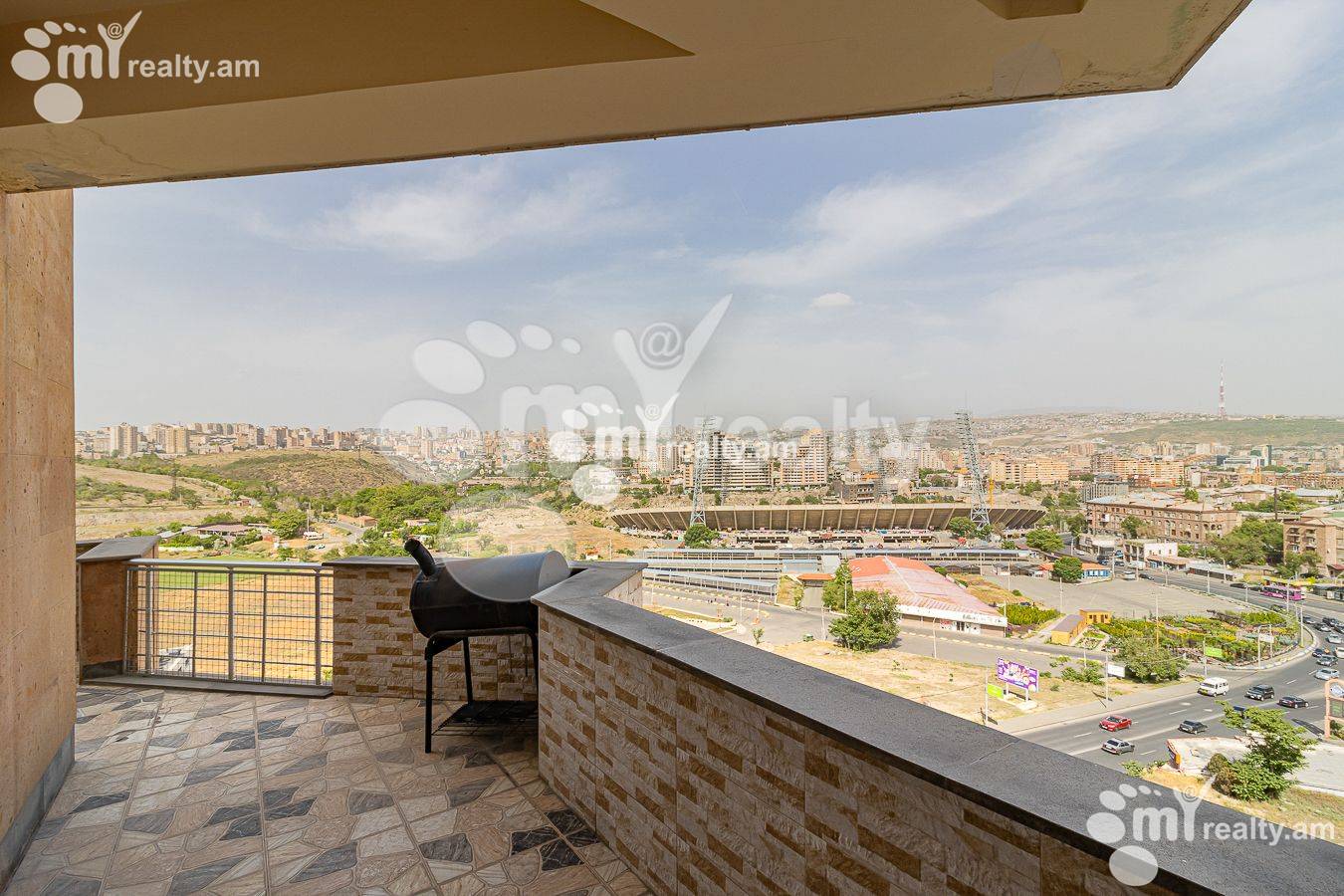 3 սենյականոց բնակարան  Ծիծեռնակաբերդի խճուղի, Կենտրոն Երևան, 135265