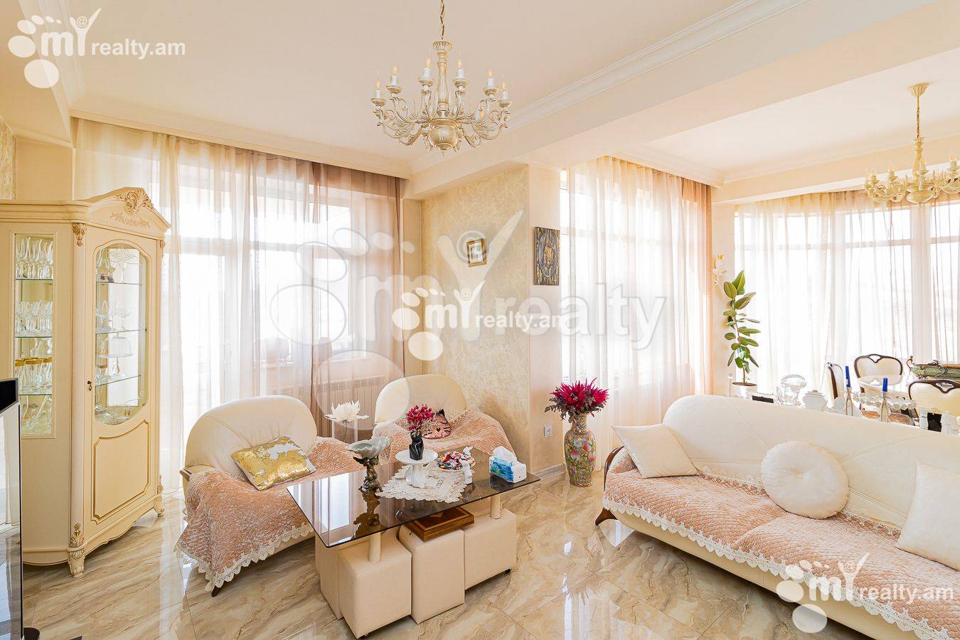 3 սենյականոց բնակարան  Ծիծեռնակաբերդի խճուղի, Կենտրոն Երևան, 135265