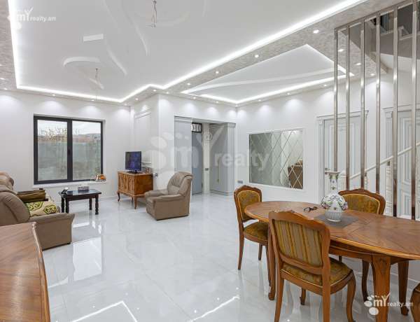 arandznatun-vacharq-Yerevan-Avan