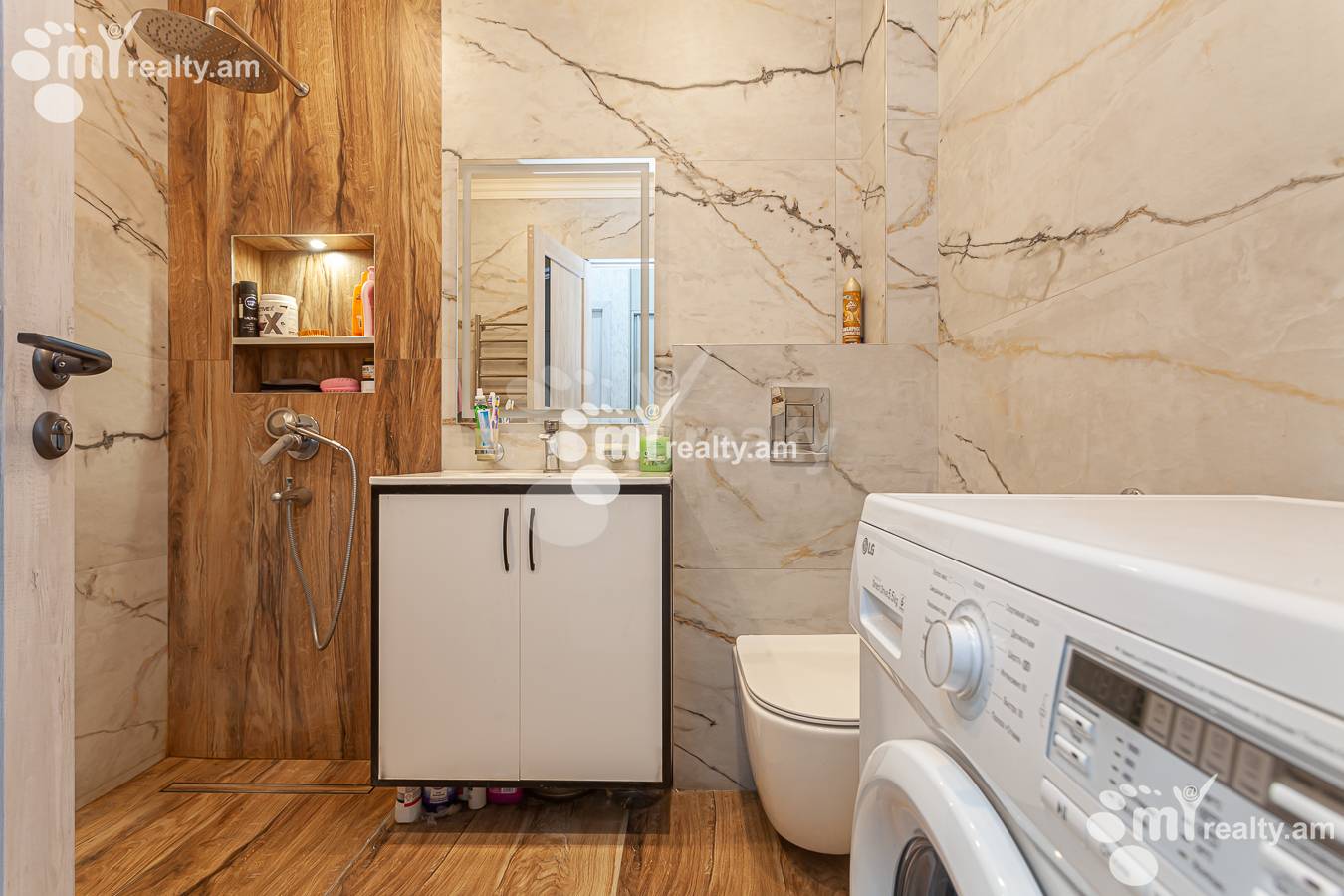 Купить 3 комнатную квартиру Ленинградян, Квартал Ваагни Ереван, 149033