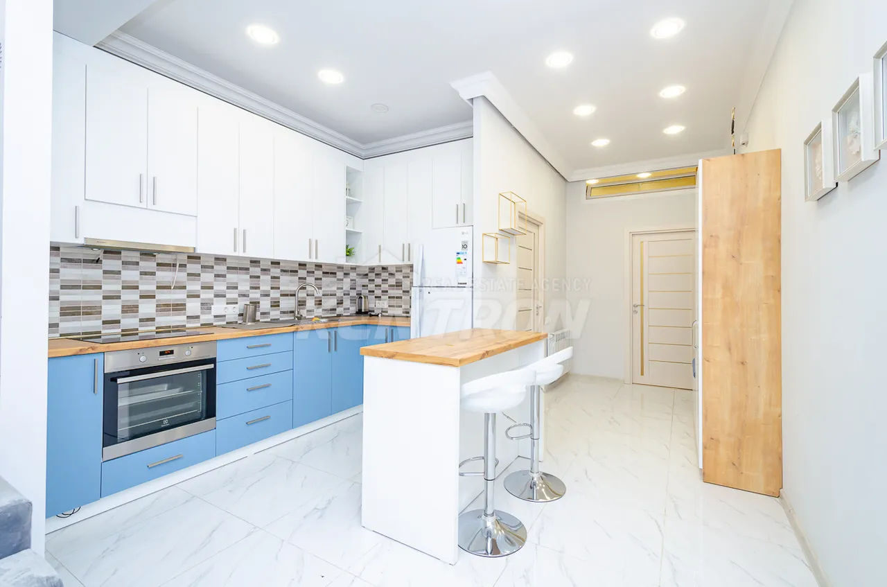 3 bedroom apartment for rent خیابان یِکمالیان, مرکز شهر ایروان, 158954