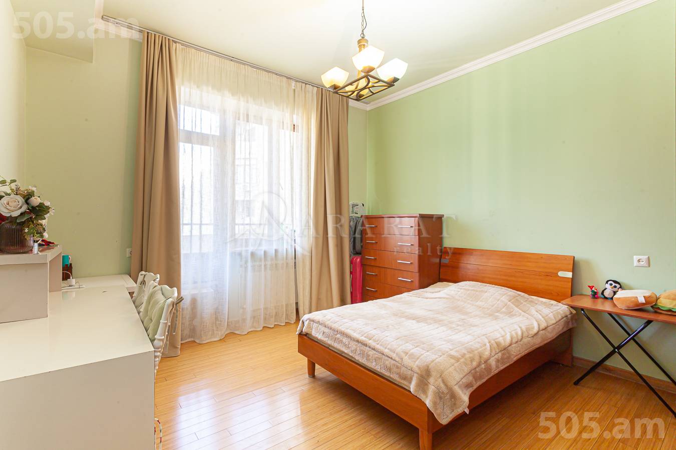 5 bedroom apartment for sale خیابان آرگیشتی, مرکز شهر ایروان, 154749