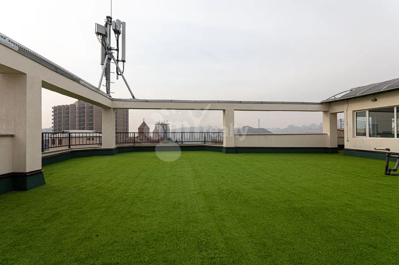 4 bedroom apartment for sale Frik St, Center Yerevan, 157947