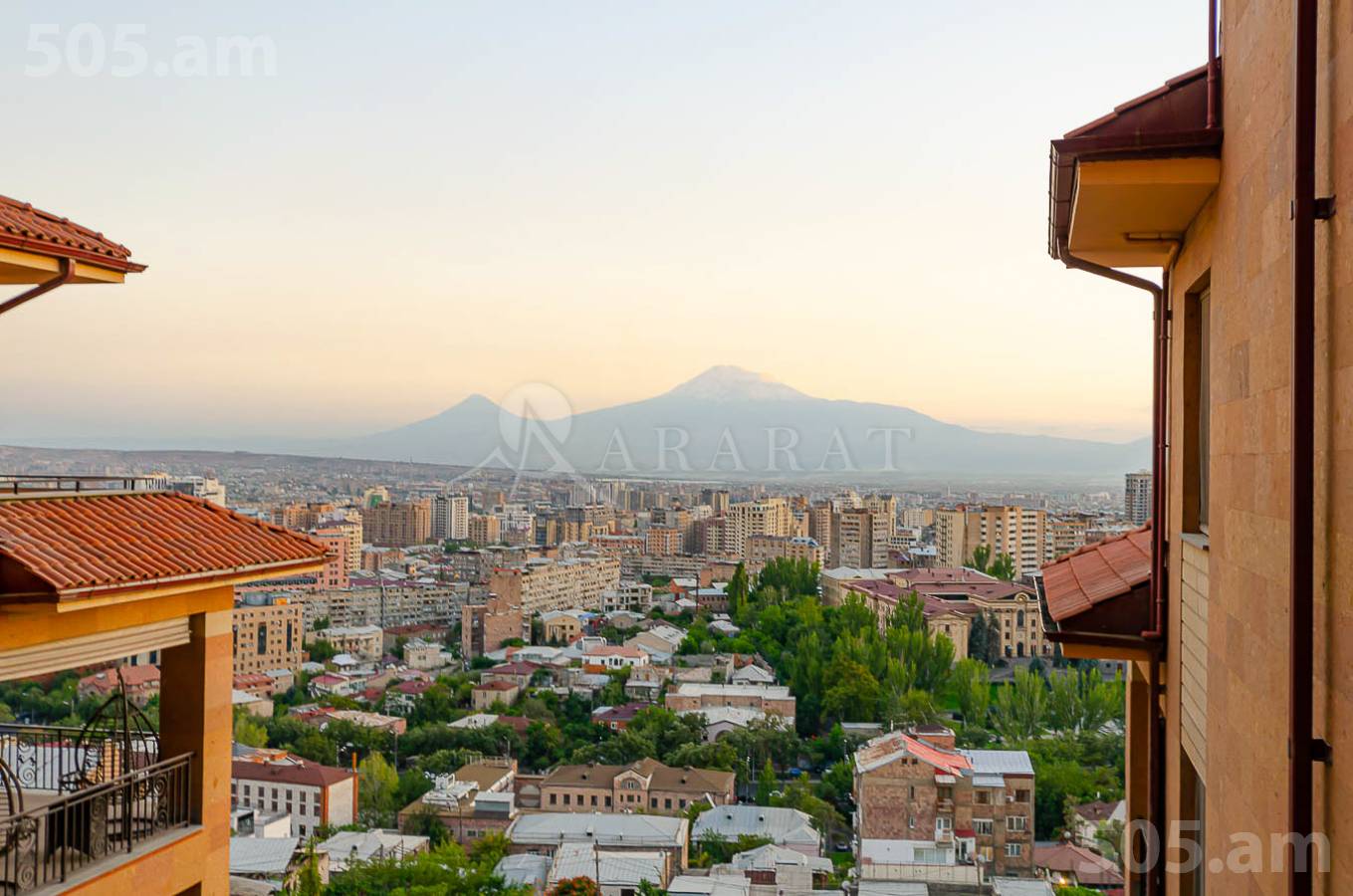 Купить 3 комнатную квартиру Антараин ул, Центр Ереван, 145038