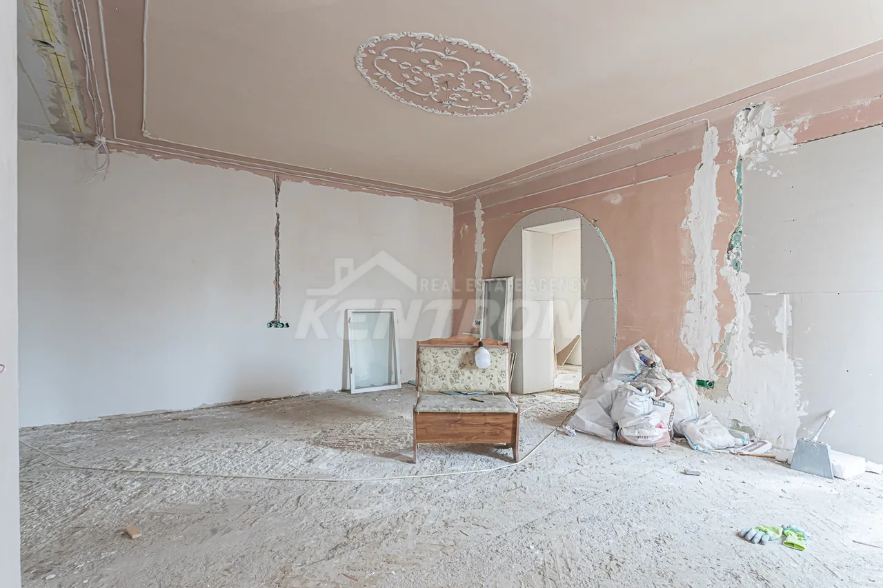 5 bedroom apartment for sale خیابان کومیتاس, عربگیر ایروان, 158187