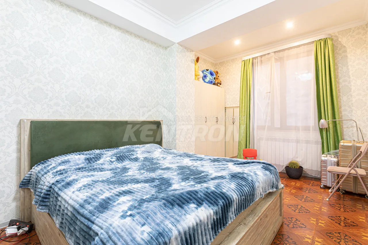 4 bedroom apartment for sale Arghutyan St, Arabkir Yerevan, 158198