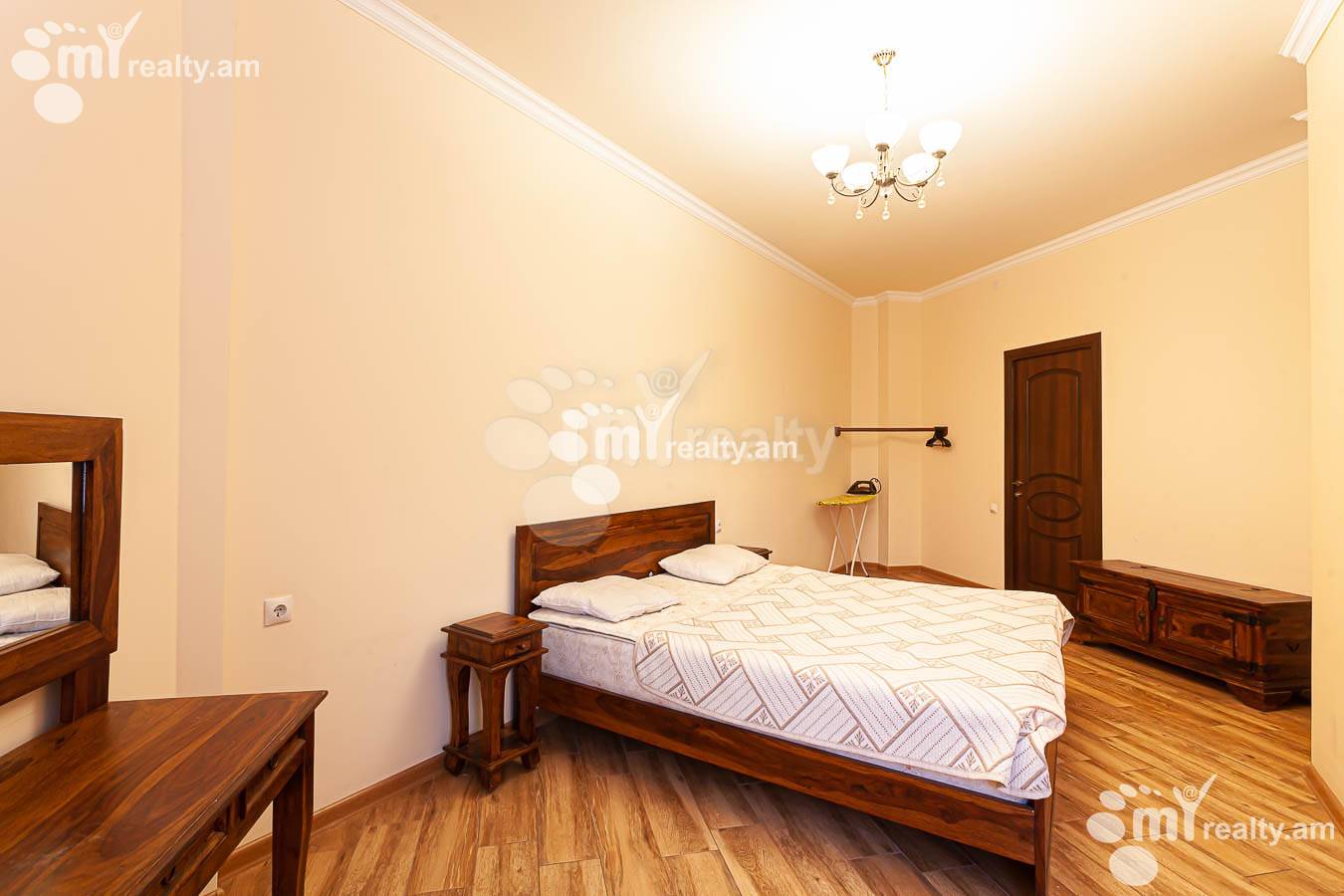 Снять 3 комнатную квартиру Паронян ул, Центр Ереван, 153893