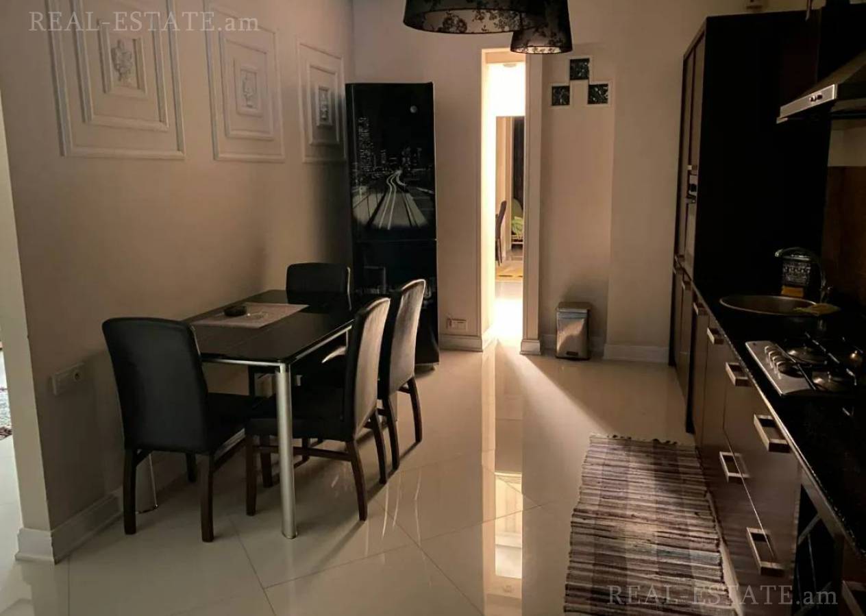 3 bedroom apartment for sale خیابان ابوویان, مرکز شهر ایروان, 135779