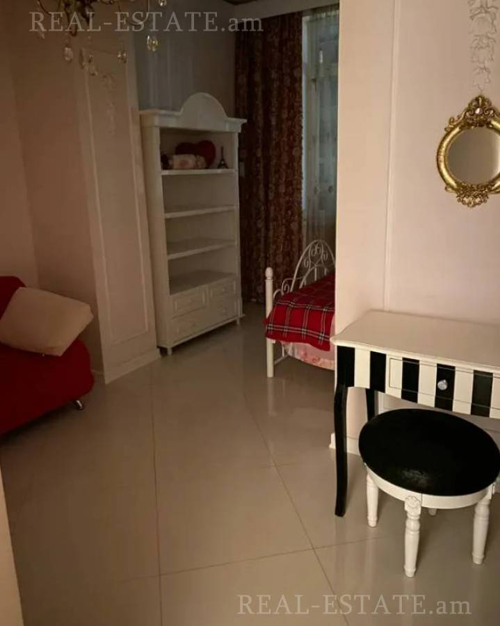 3 bedroom apartment for sale خیابان ابوویان, مرکز شهر ایروان, 135779