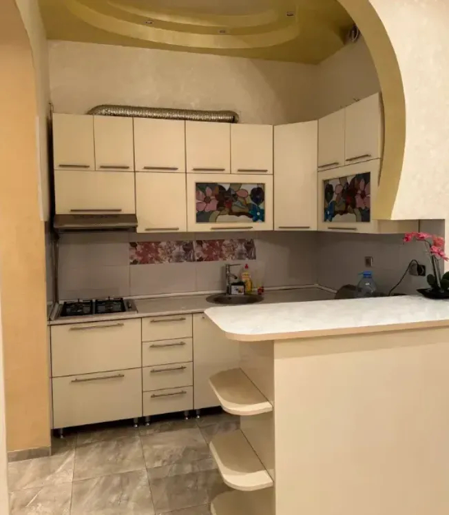 3 սենյականոց բնակարան վարձով Պարոնյան փող, Կենտրոն Երևան, 160221