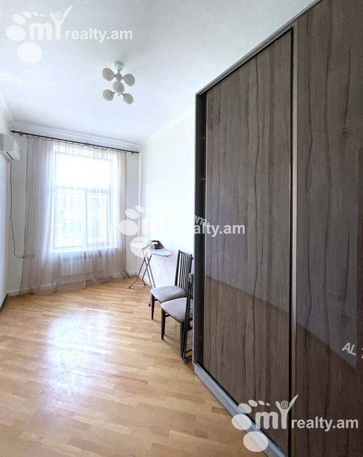 3 bedroom apartment for rent Hanrapetutyan St, Center Yerevan, 152858