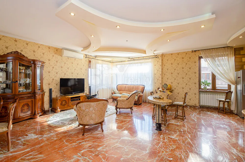 varcov-bnakaran-norakaruycum/5-senyakanoc/Mher+Mkrtchyan+St/Center/Yerevan