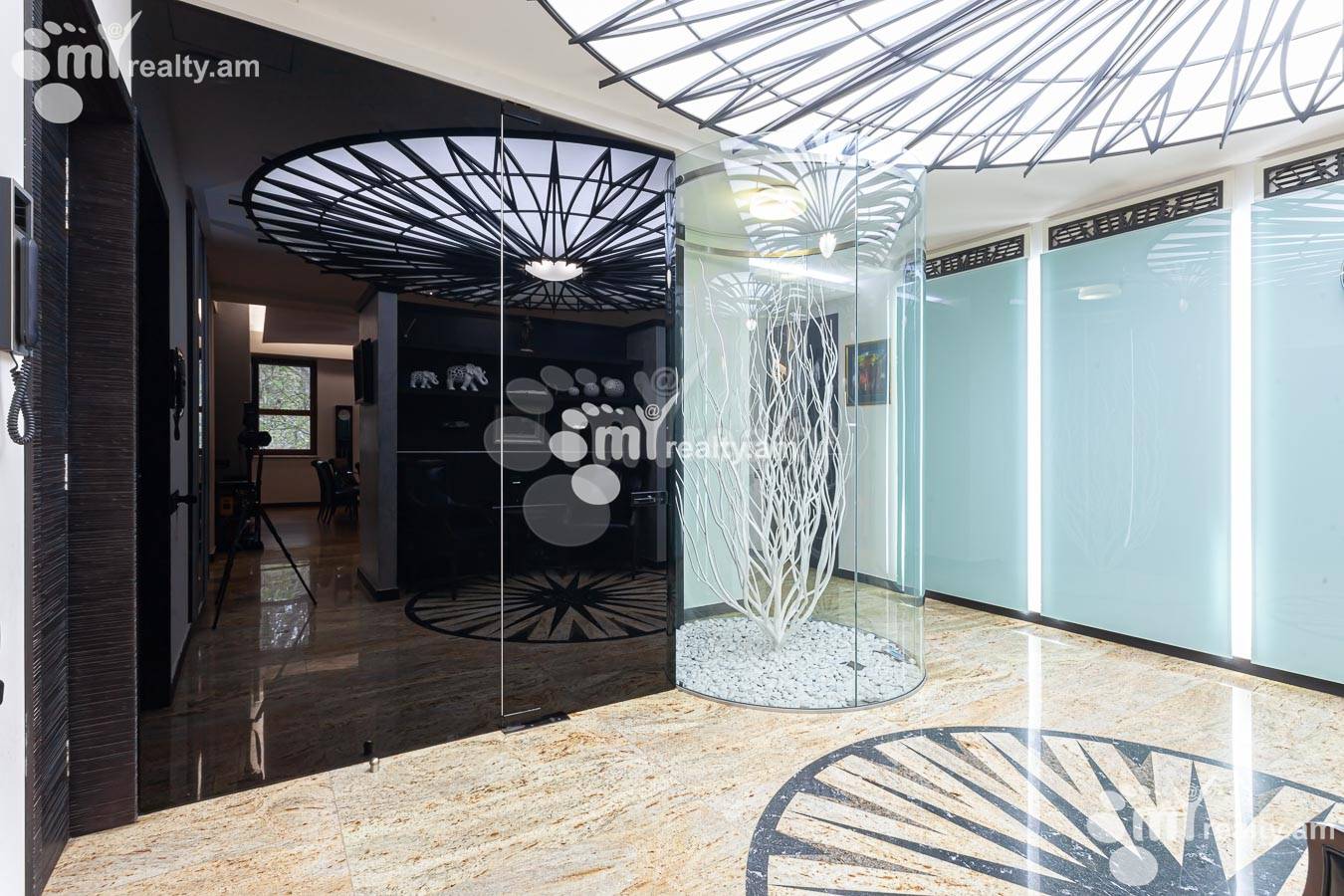 4 սենյականոց բնակարան  Տերյան փող, Կենտրոն Երևան, 155295