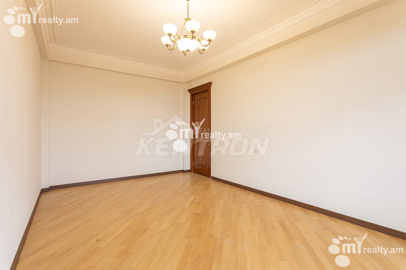 4 bedroom apartment for sale خیابان واردانانتس, مرکز شهر ایروان, 156883