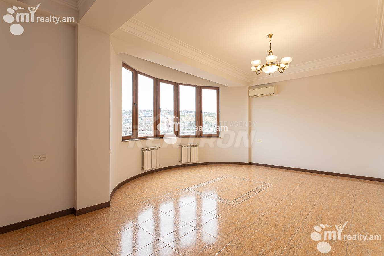 4 bedroom apartment for sale خیابان واردانانتس, مرکز شهر ایروان, 156883