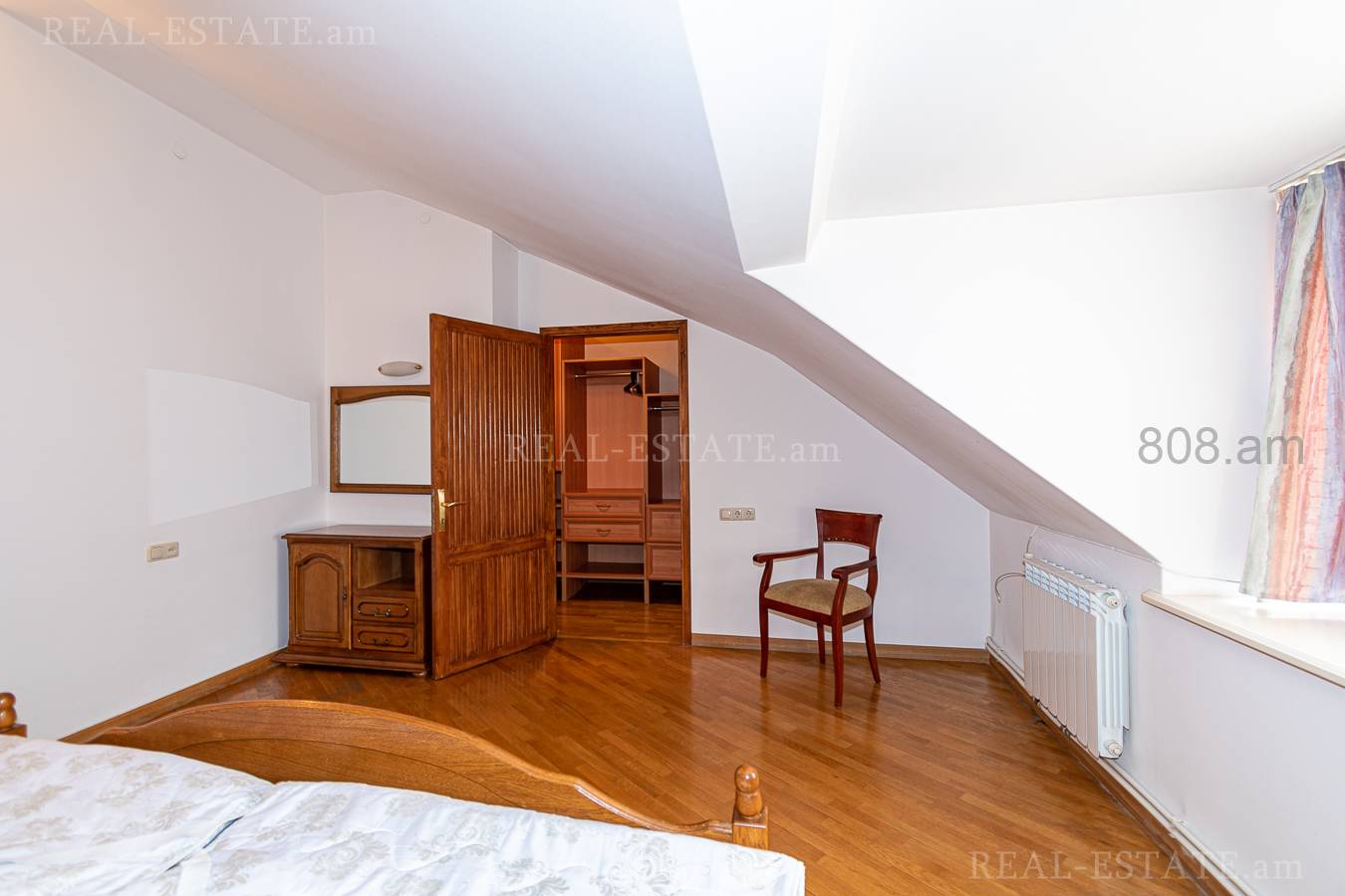 5 սենյականոց բնակարան  Ղազար Փարպեցու փող, Կենտրոն Երևան, 133741