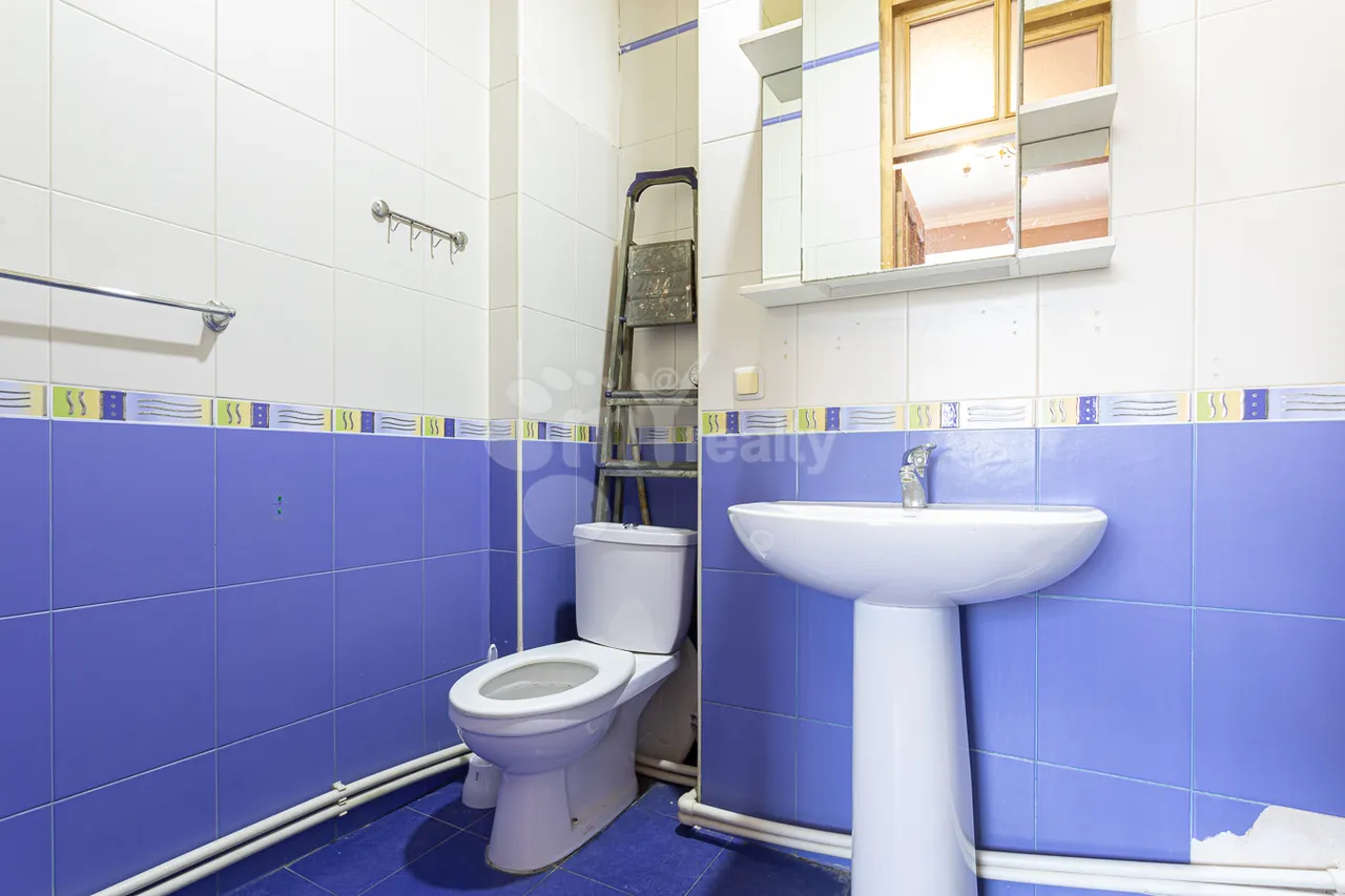 3 bedroom apartment for sale خیابان کیِفیان, عربگیر ایروان, 157468