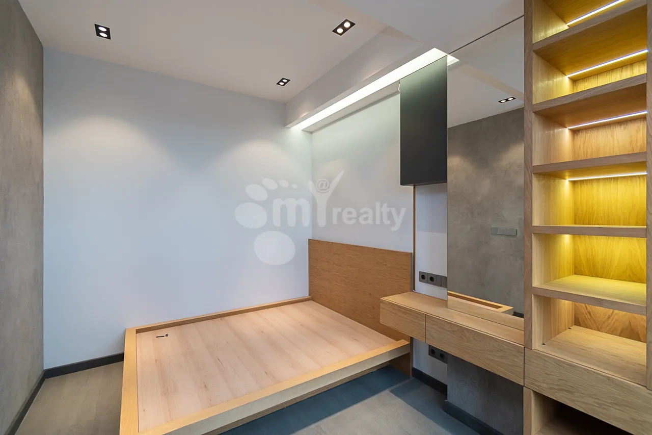 3 սենյականոց բնակարան  Միկոյան փող, Դավթաշեն Երևան, 160145