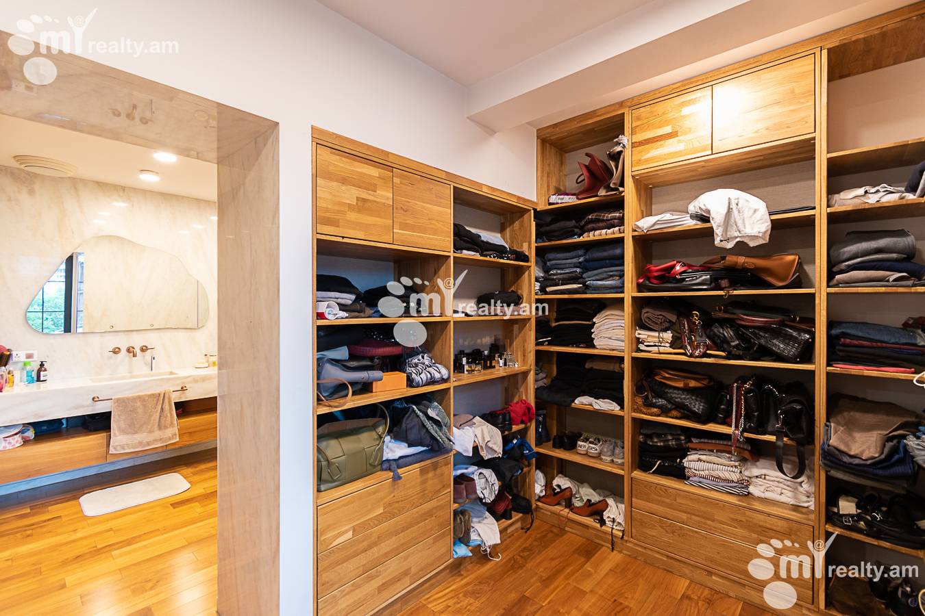 Купить 4 комнатную квартиру Пушкин ул, Центр Ереван, 143206